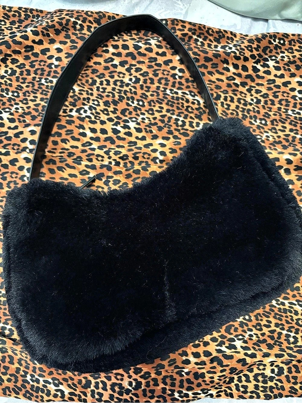 H&M Faux Fur Shoulder Bag in Black